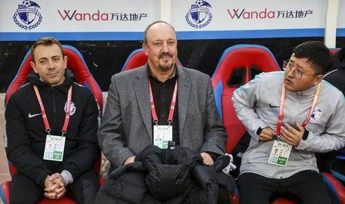 狗子28-贝尼特斯风格将一直主宰大连人 新帅需他先认可