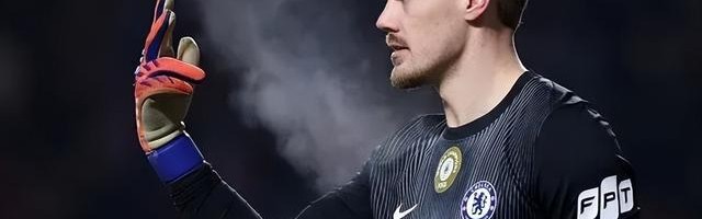 狗子28h5-不走运！蓝军二门欧冠半场伤退 新帅本欲重点培养他