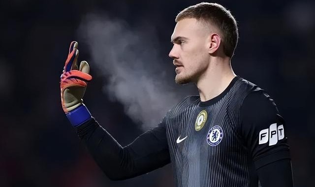 狗子28h5-不走运！蓝军二门欧冠半场伤退 新帅本欲重点培养他